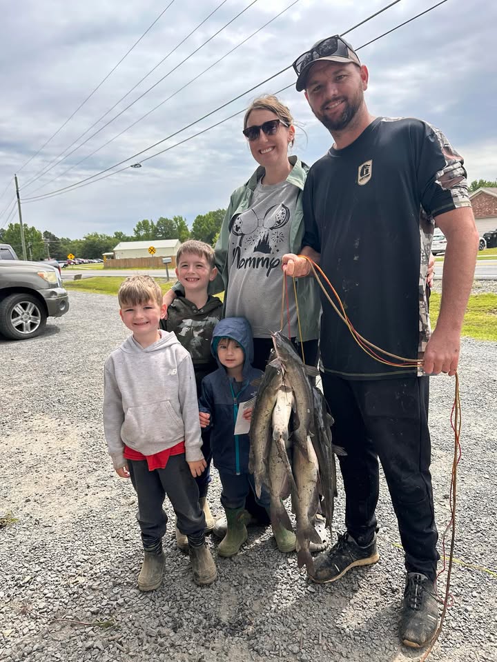 A family that fishes together!