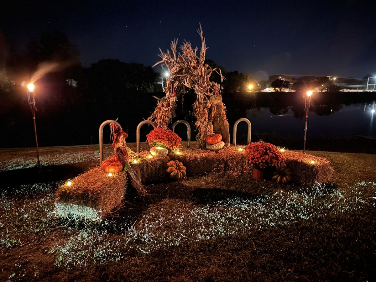 Pumpkin float festive picture spot