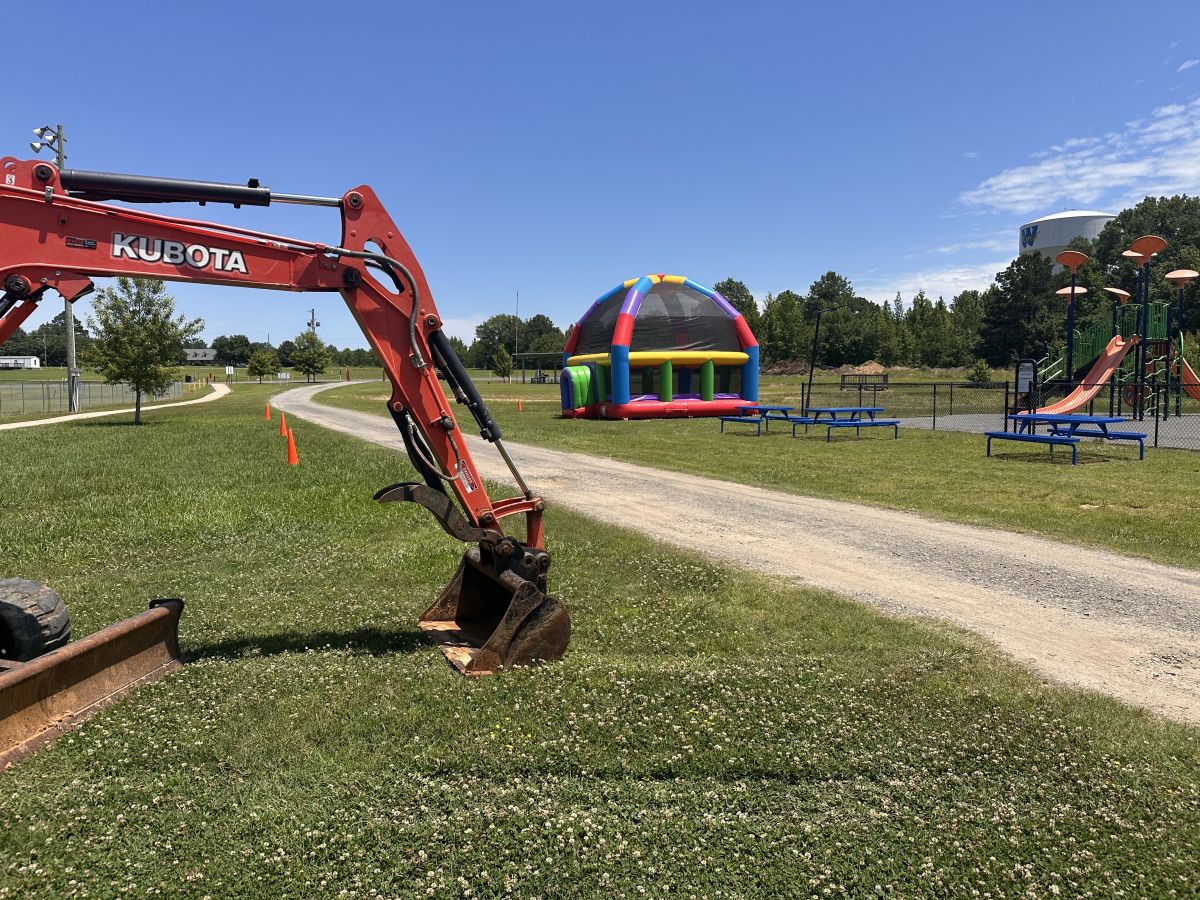 Ready for the fun with machines & bounce house
